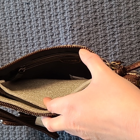 Crossbody bag bnwt - Picture 4 of 4